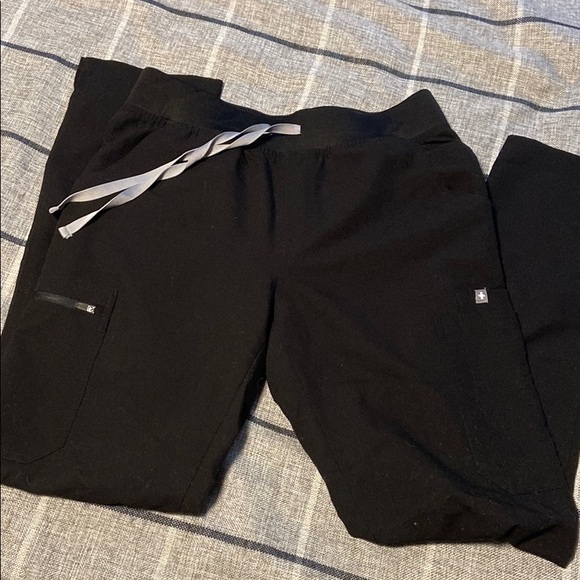 Figs Black Yola Skinny Scrub Pants 2.0 - Picture 2 of 3